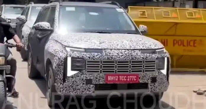 Hyundai Venue Facelift Spied